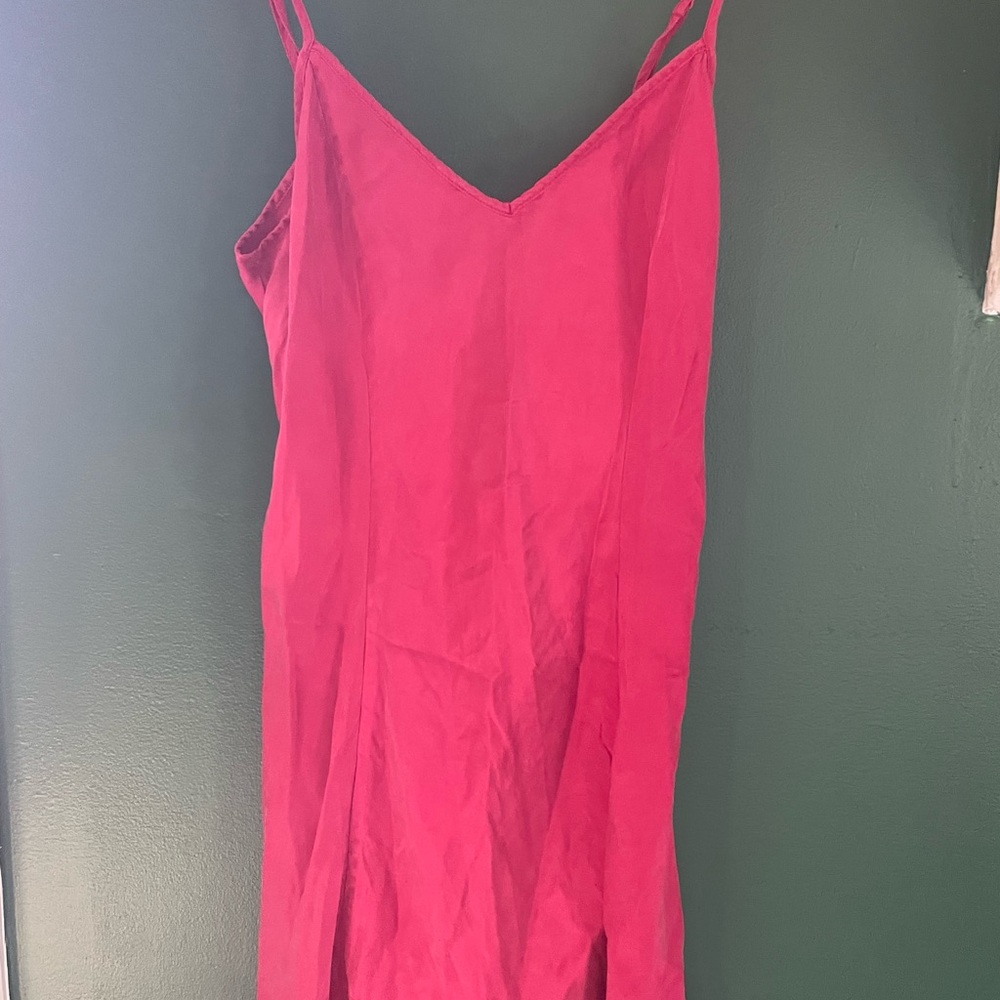 Victoria’s Secret: Vintage dusty/vibrant Pink Sleeveless mini slip dress